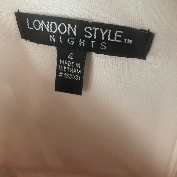 ☀️London Style Night Ruche Side Floral Ivory & Pink Dress Size 4 - Picture 2 of 4